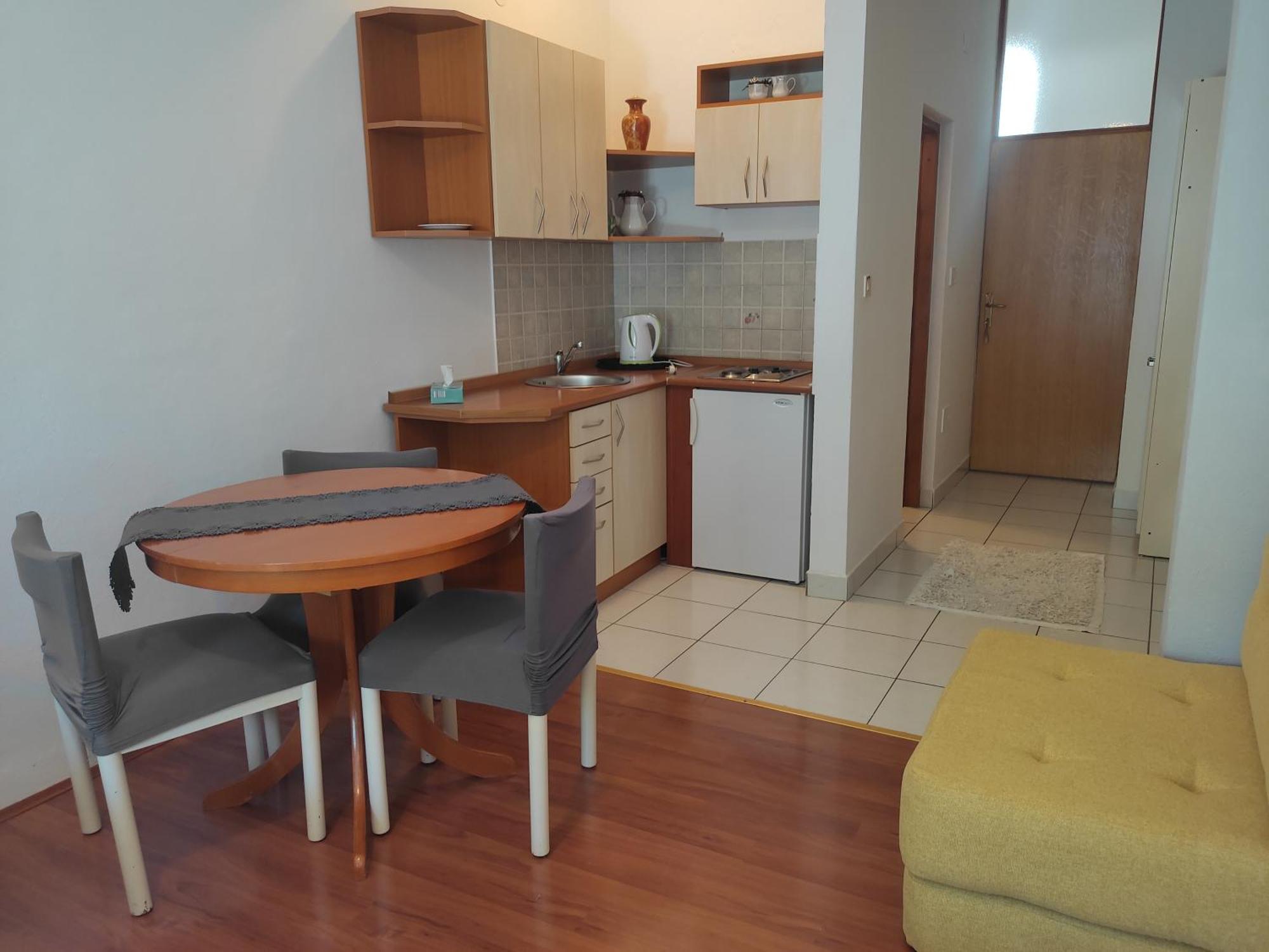 Apartmani Deleut 노비비노돌스키 외부 사진